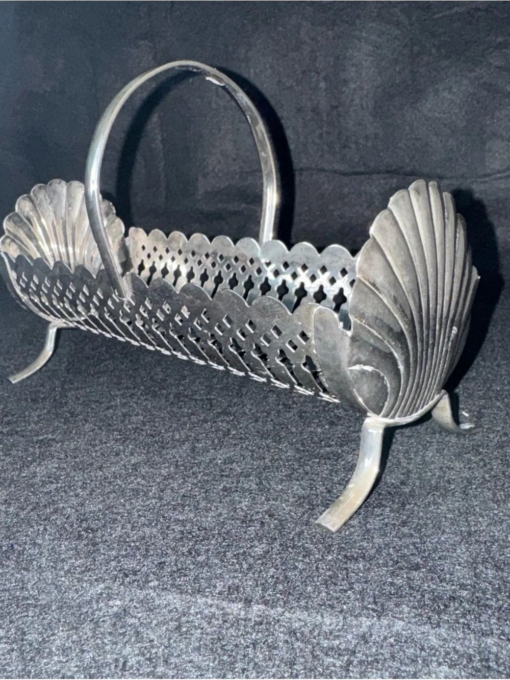 Vintage Leonard Silver Plate Pierced Biscuit Cracker Holder Metal Cradle Basket